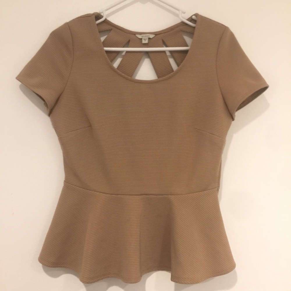 GUESS cute cutout back design. Fit and flair shirt